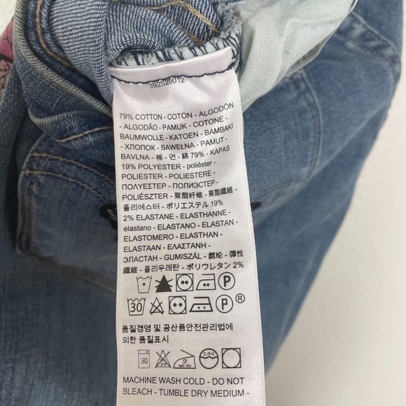 Levi's Woman's Sz‎ 6 Classic Boot Cut Light Wash Mid Rise Butterfly Patch Girly - Picture 5 of 7